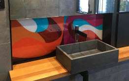 BATHROOM GLASS SPLASHBACKS